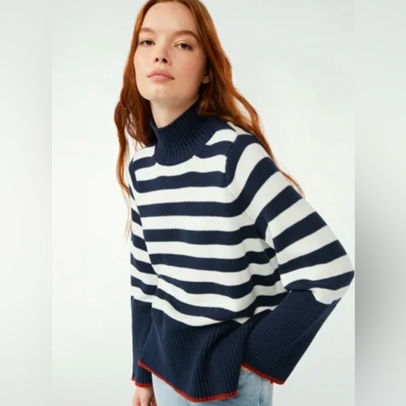 Free Assembly - Women’s Striped Long Sleeve Sweater - Size Small - Picture 9 of 9